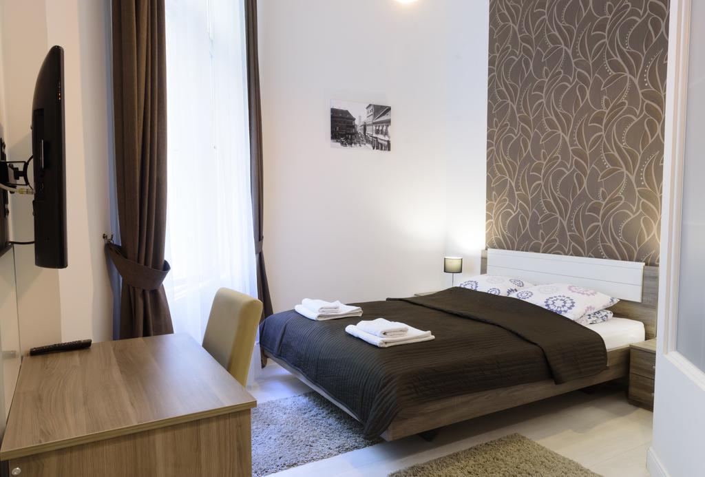 Vaci Street Downtown Apartments Budapest Exterior photo